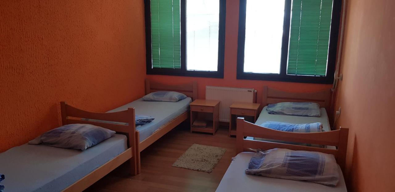 Hostel Av Palanka Luaran gambar