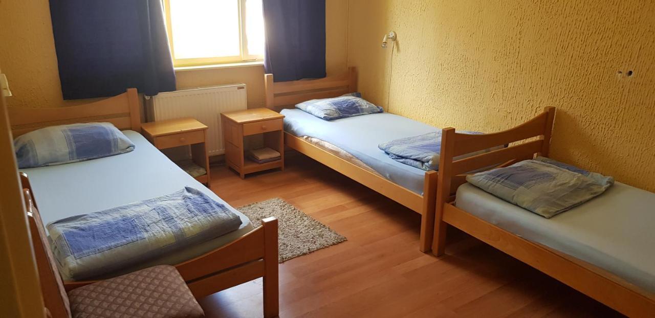 Hostel Av Palanka Luaran gambar